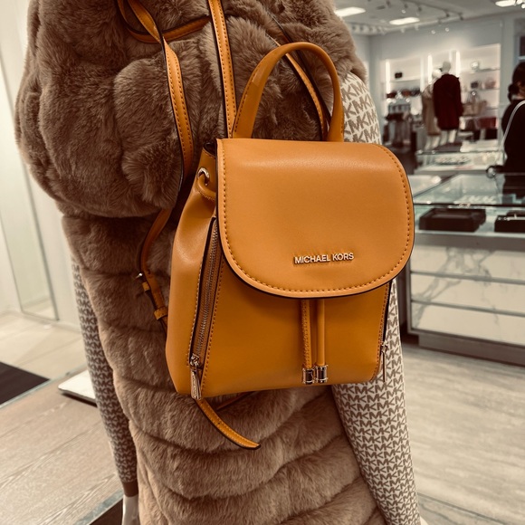 Michael Kors Backpack Bag Phoebe XS Flap Drawstring Backpack Honeycomb New - Picture 13 of 16